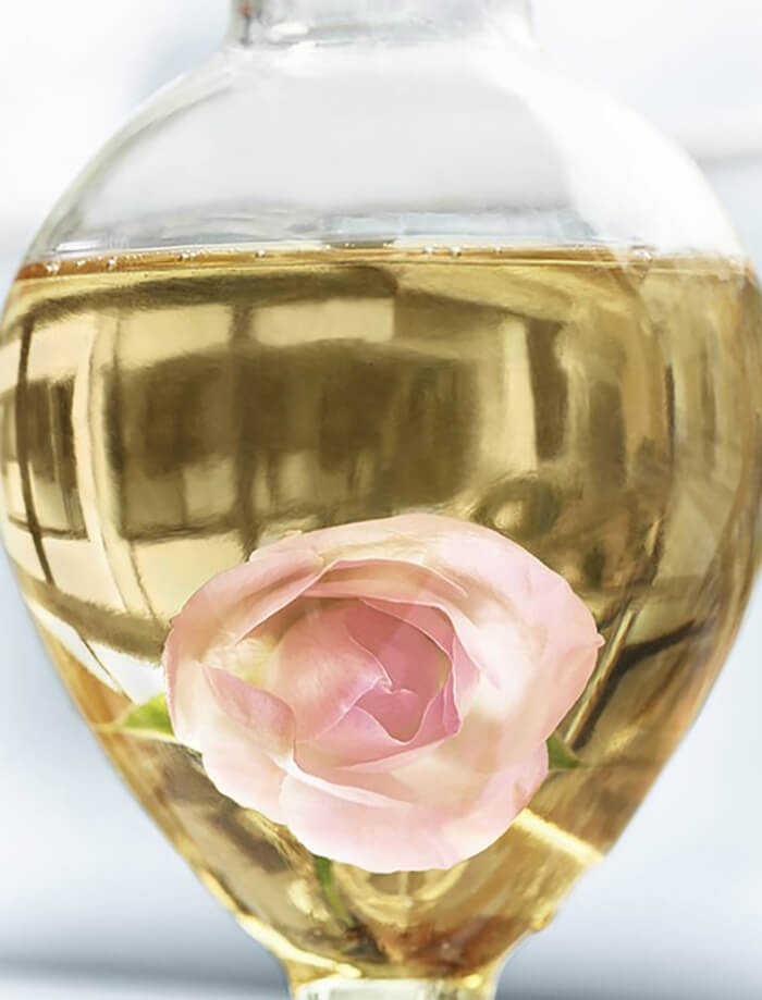 Rosa dentro de Líquido